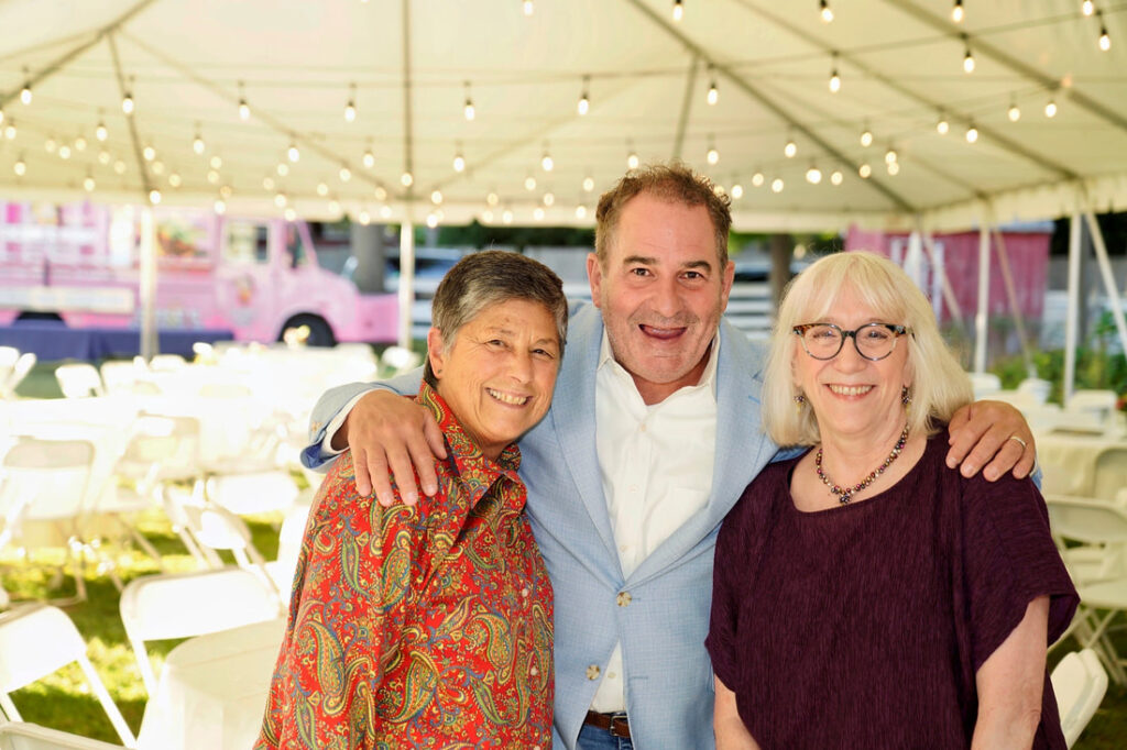 a7403407gail-bob-and-denise_orig