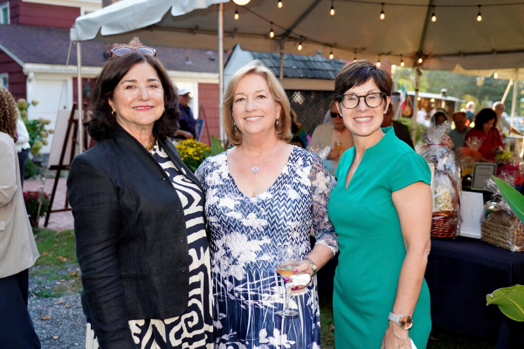 a7403432lorraine-stephanie-and-robin-2_orig